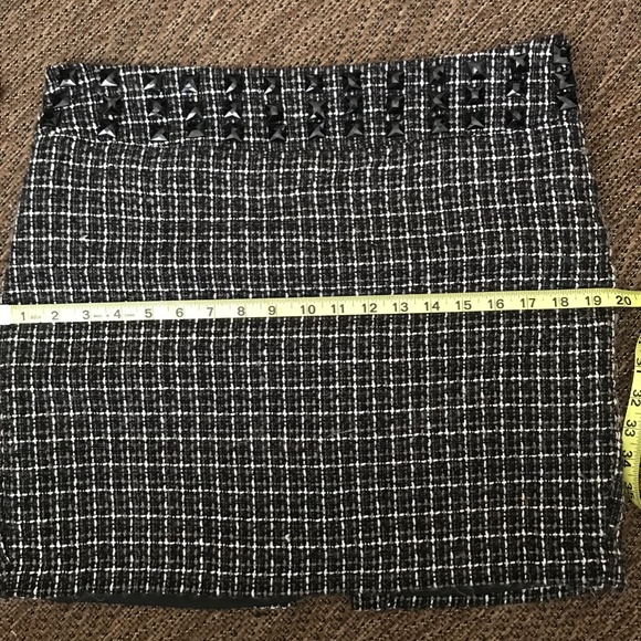 Heart Soul Wool Skirt w/ embellishments - Picture 11 of 12